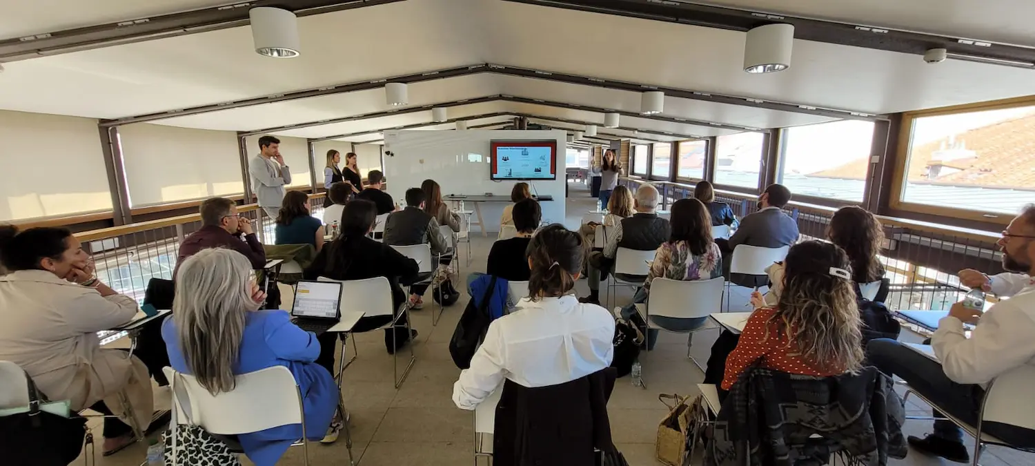 Imagen de la noticia El Consorcio Passivhaus-nZeb firma un acuerdo de colaboración con el COAM para promover la Construcción Consciente